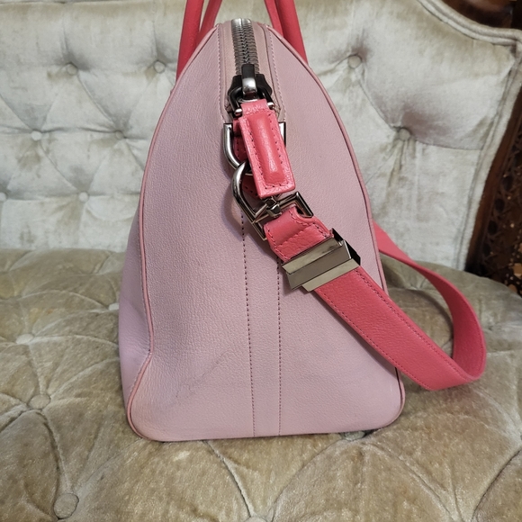 (SOLD)Authentic Givenchy Antigona GM in blush pink - Picture 3 of 11